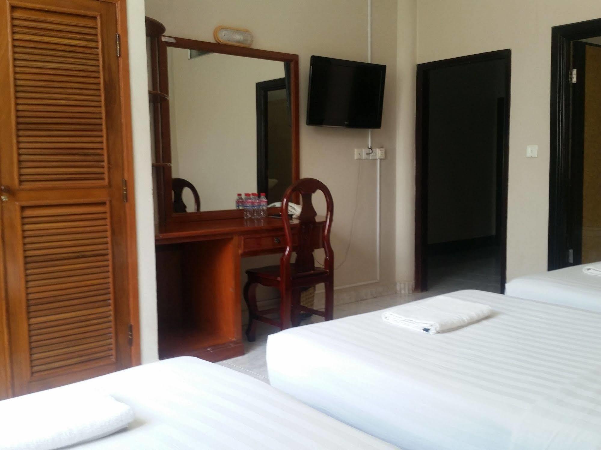 Number 9 Hotel Phnom Penh Dış mekan fotoğraf