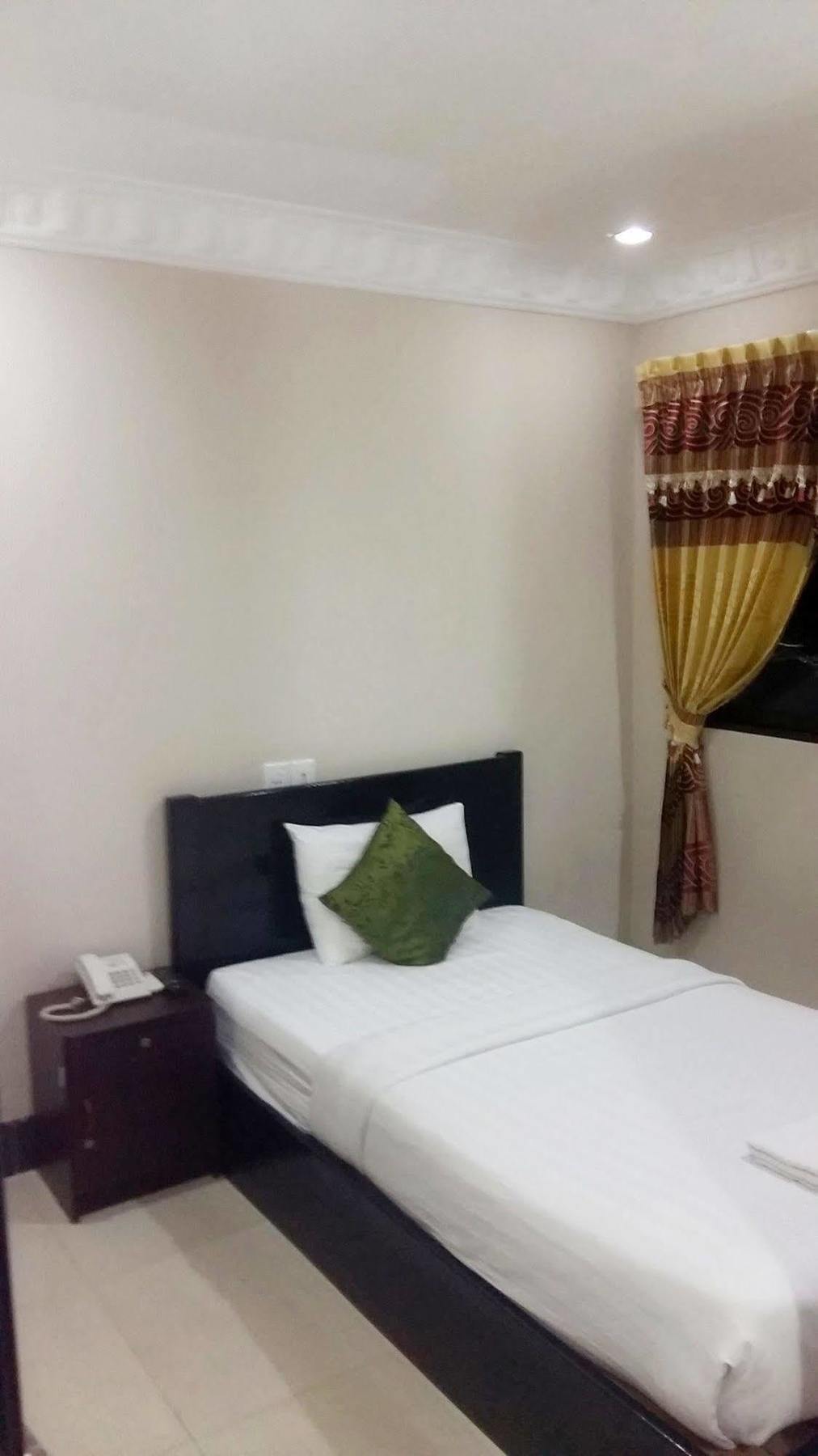 Number 9 Hotel Phnom Penh Dış mekan fotoğraf